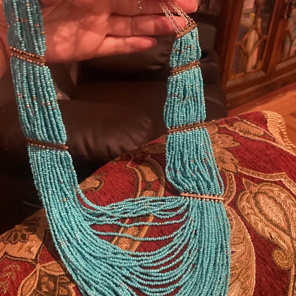 Showstopper beaded necklace!   (LL) - Picture 4 of 5